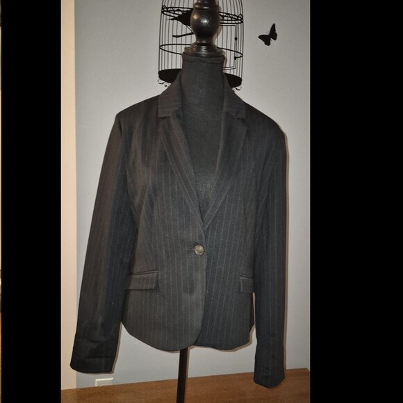 Jules and Leopold Black Blazer with White Pinstripes (L) - Picture 1 of 6